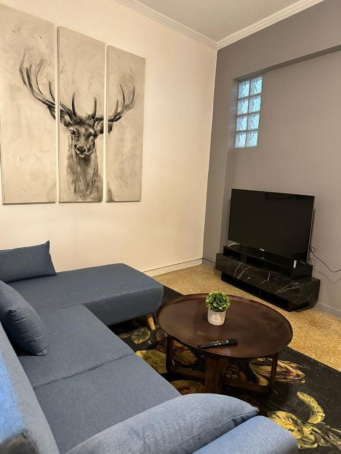 Cozy Apartment At Gazi Square Афины Экстерьер фото
