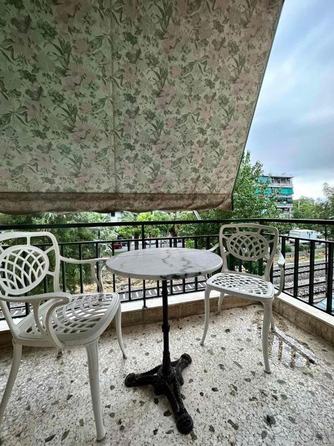 Cozy Apartment At Gazi Square Афины Экстерьер фото
